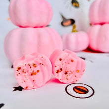 Load image into Gallery viewer, Autumnal Wax Melt Pumpkins (Multiple Scents Available)
