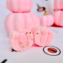 Load image into Gallery viewer, Autumnal Wax Melt Pumpkins (Multiple Scents Available)
