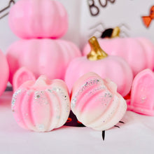 Load image into Gallery viewer, Autumnal Wax Melt Pumpkins (Multiple Scents Available)
