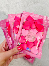 Load image into Gallery viewer, Rhubarb Gin Heart Mini Melts
